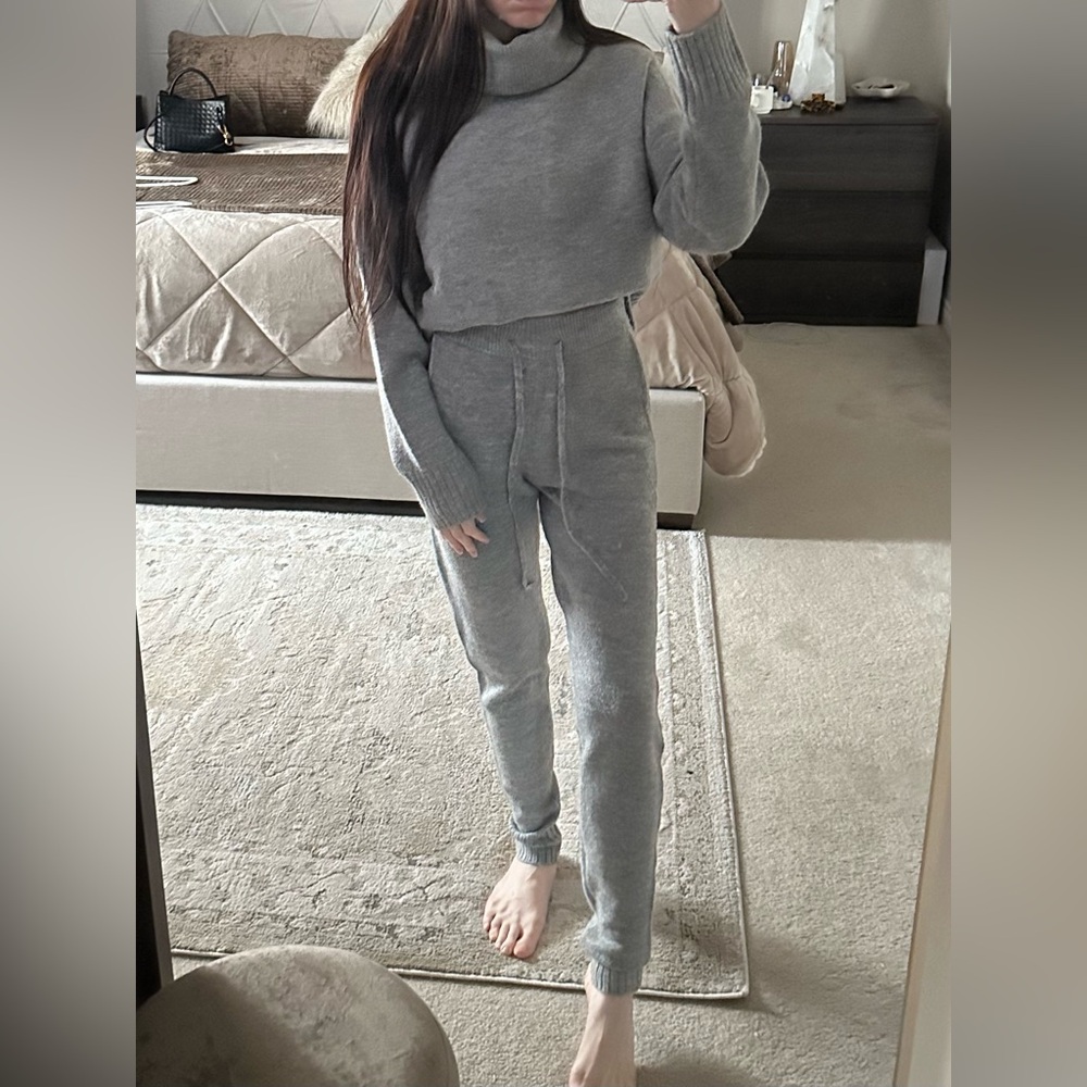 Grey Stretchy Knit Set - Picture 9 of 11